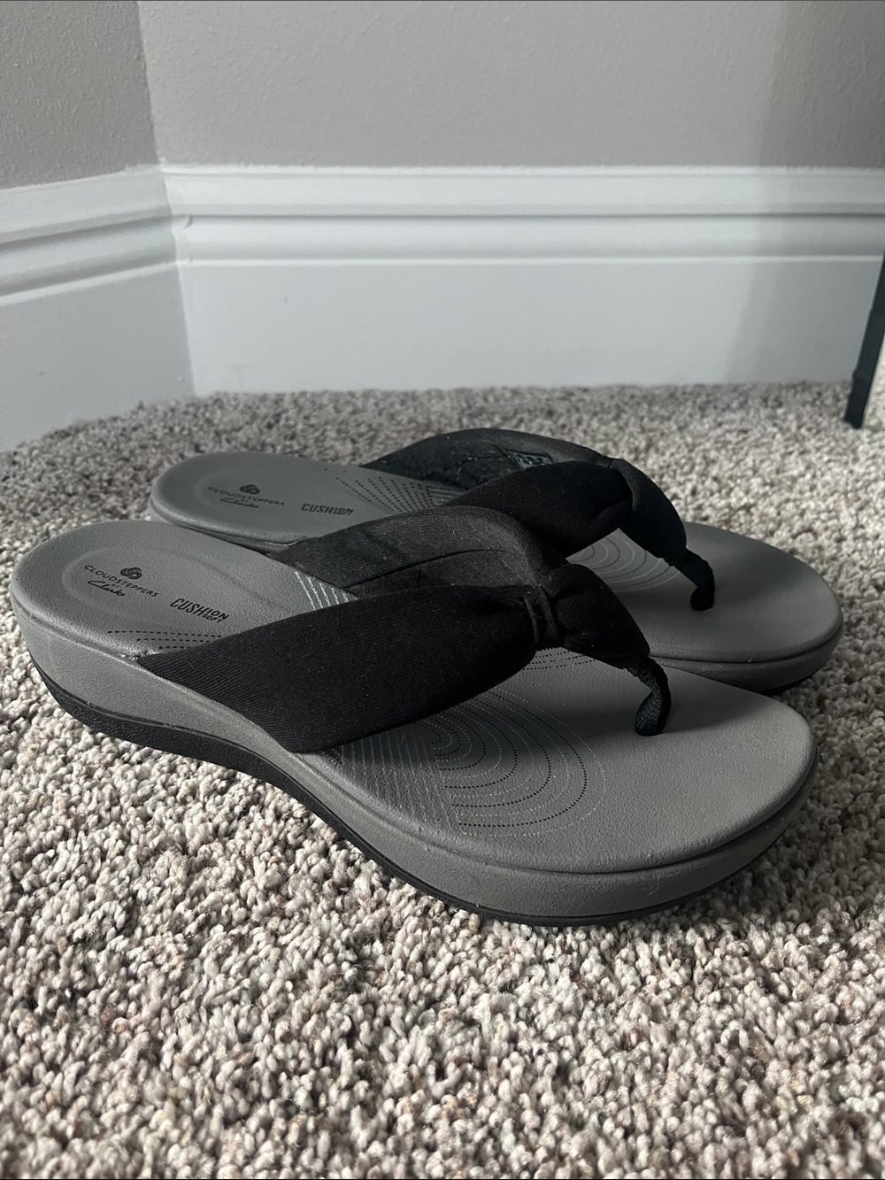 Clarks Cloudsteppers Women's Black Sandals - Size 8 - Picture 3 of 7